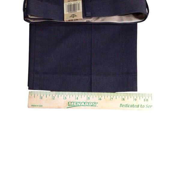 Dockers Pants Men 42x32 Gray D4 Relaxed Fit Cotton Never Iron Khaki Flat Front - Picture 7 of 7